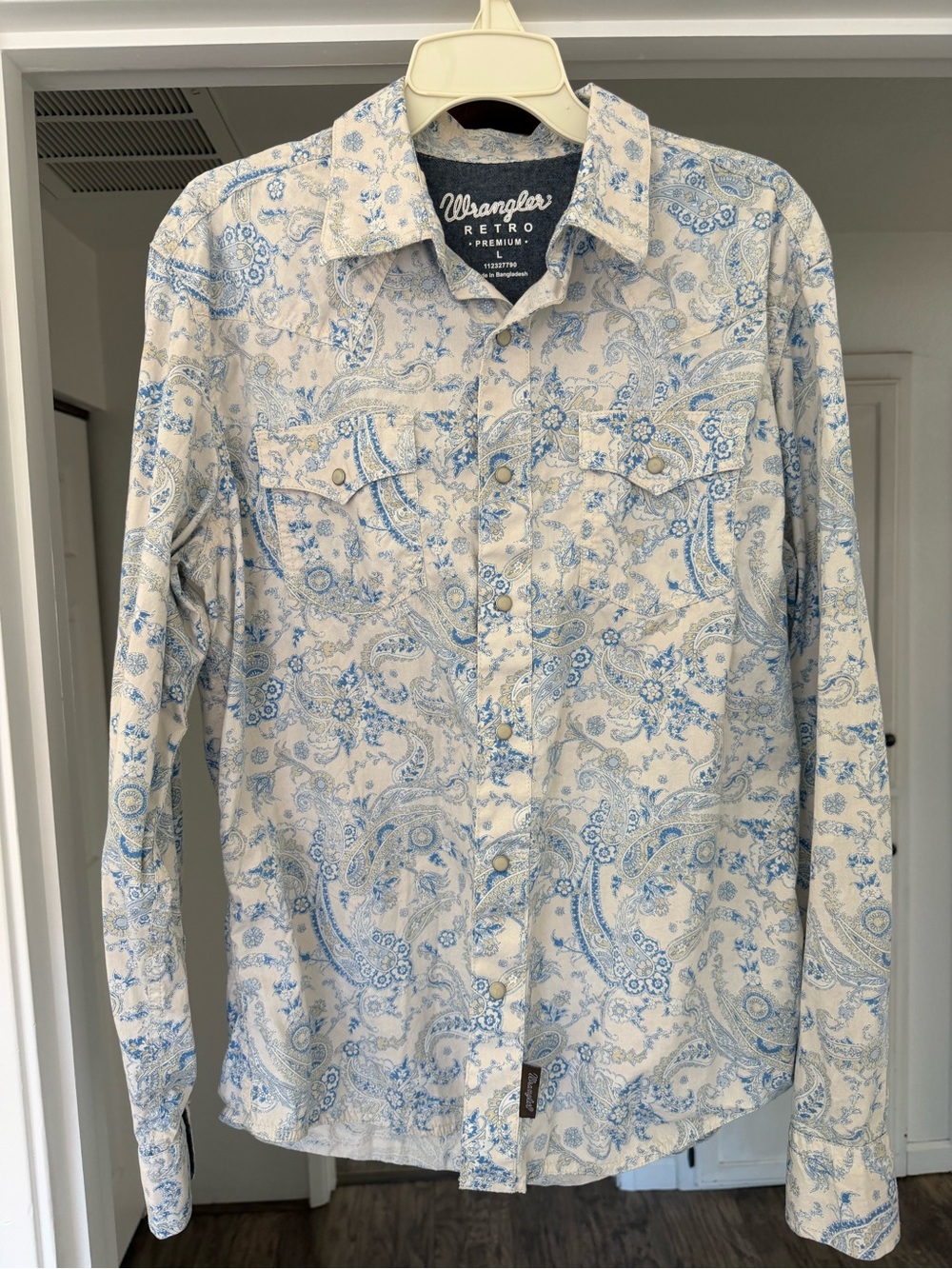Wrangler Retro Men's Light Blue Paisley Button-Down Shirt
